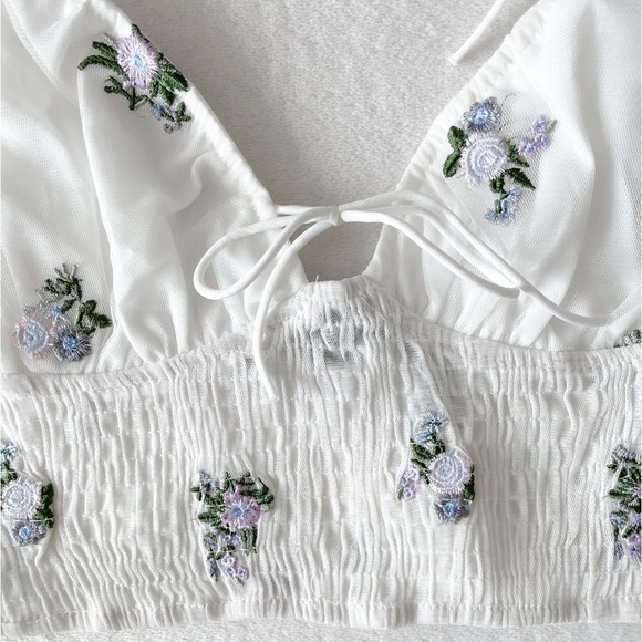Embroidered Floral Tank - Picture 4 of 9
